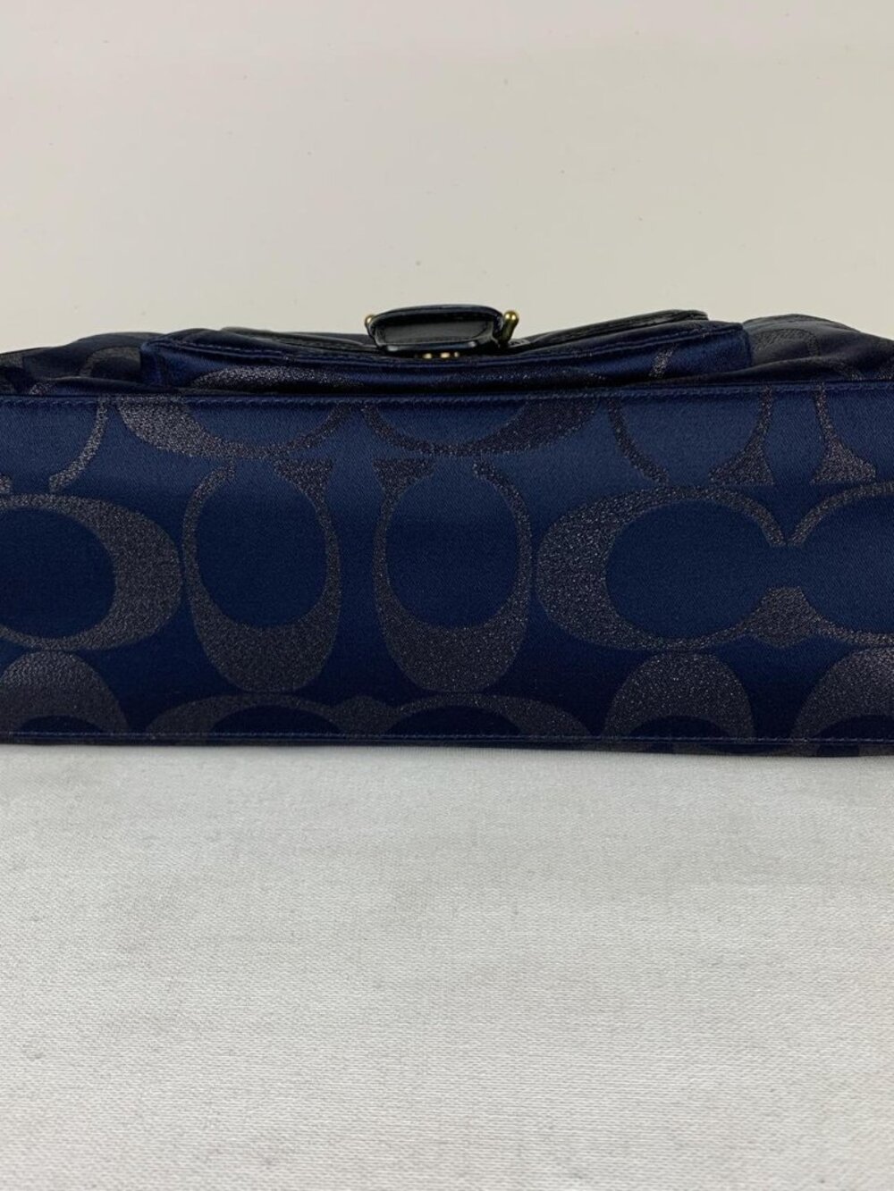 Coach Navy Blue Signature Handbag with Gold Hardware - Stylish & Luxe Accessory - Picture 5 of 8